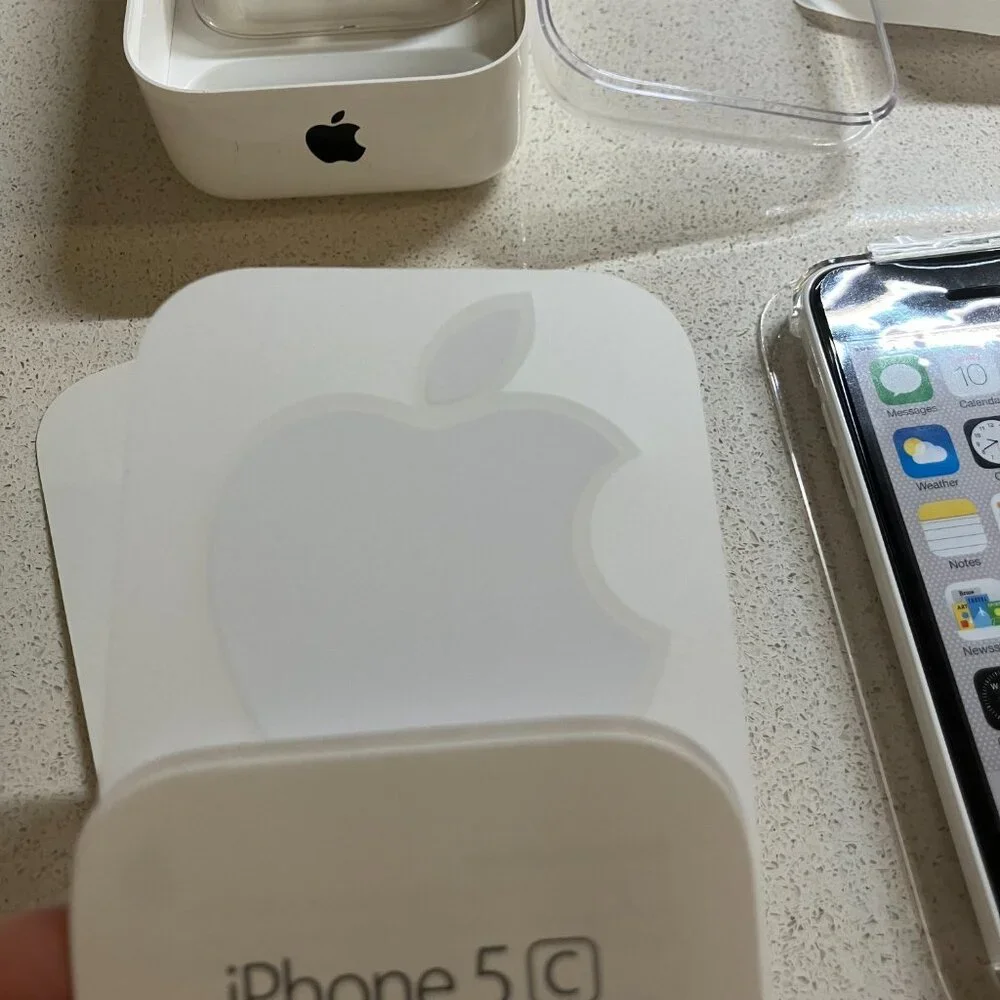 COLLECTIBLE Apple iPhone 5c - 16GB - White (T-Mobile) IOS 10.x.x